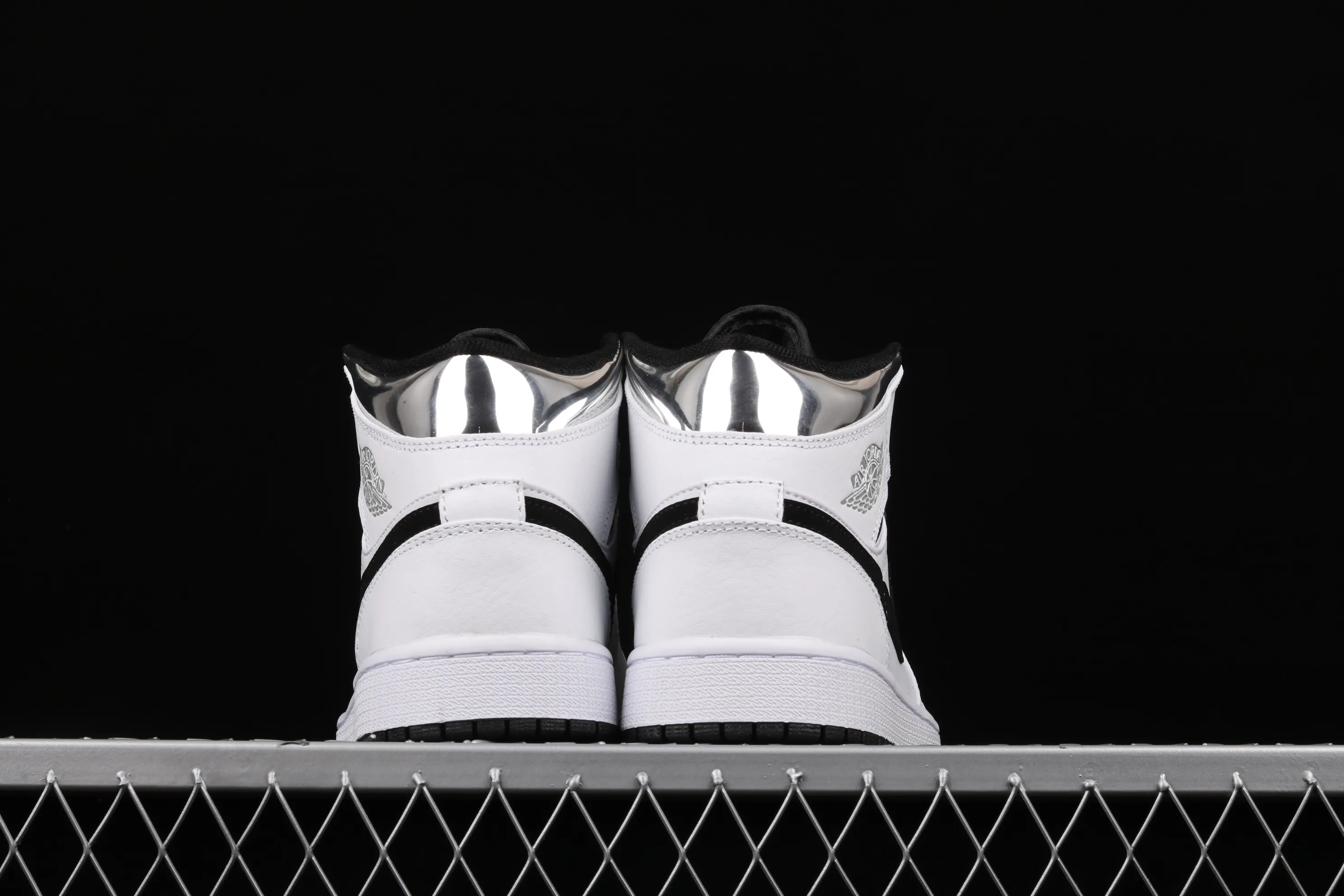 All categories Air Jordan Jordan series basketball shoes Air Jordan 1 Mid Air Jordan 1 Mid AJ1 Leonard Jr. Joe 1 black and white silver 554724-121